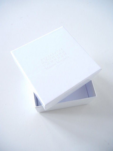 Maison Margiela【メゾンマルジェラ】正規取り扱い店、通販可能 ON